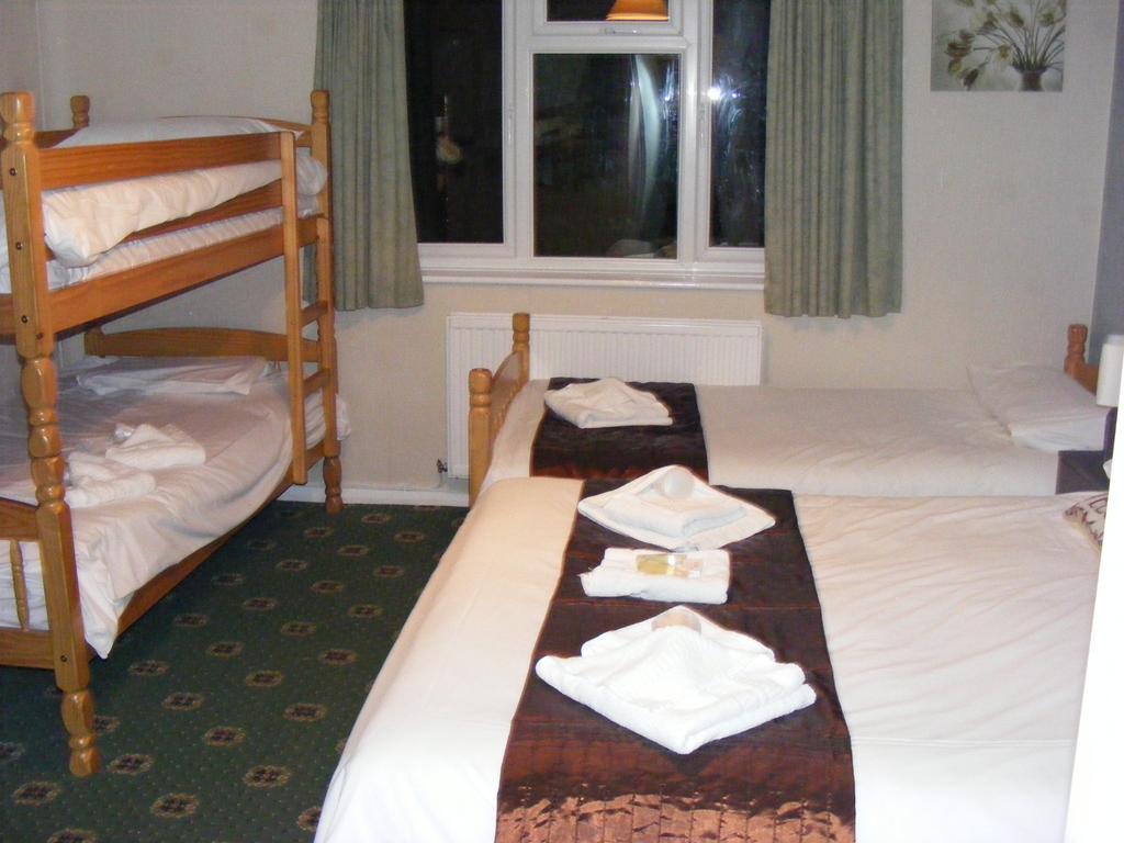 Sandown Manor Luaran gambar