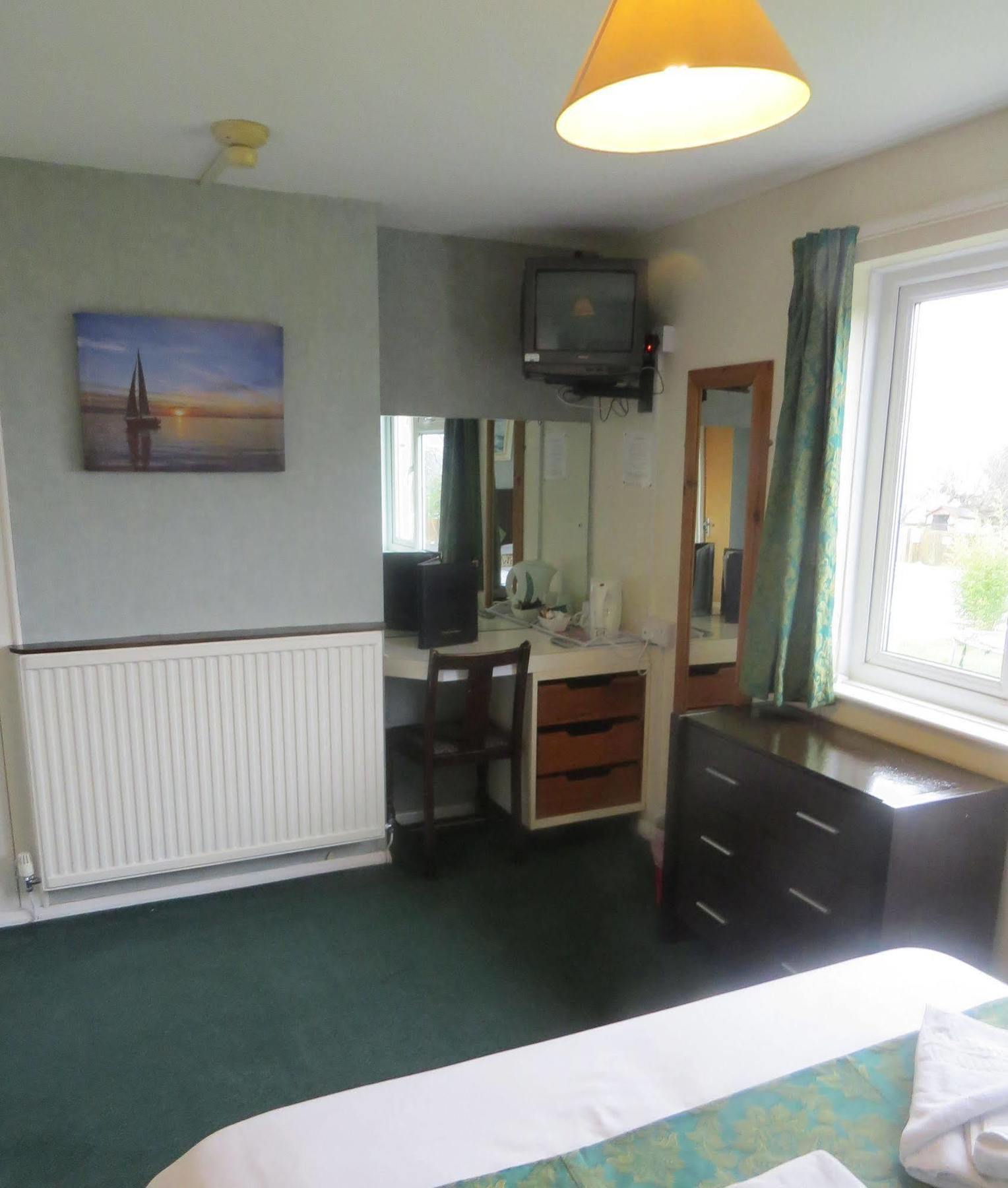 Sandown Manor Luaran gambar