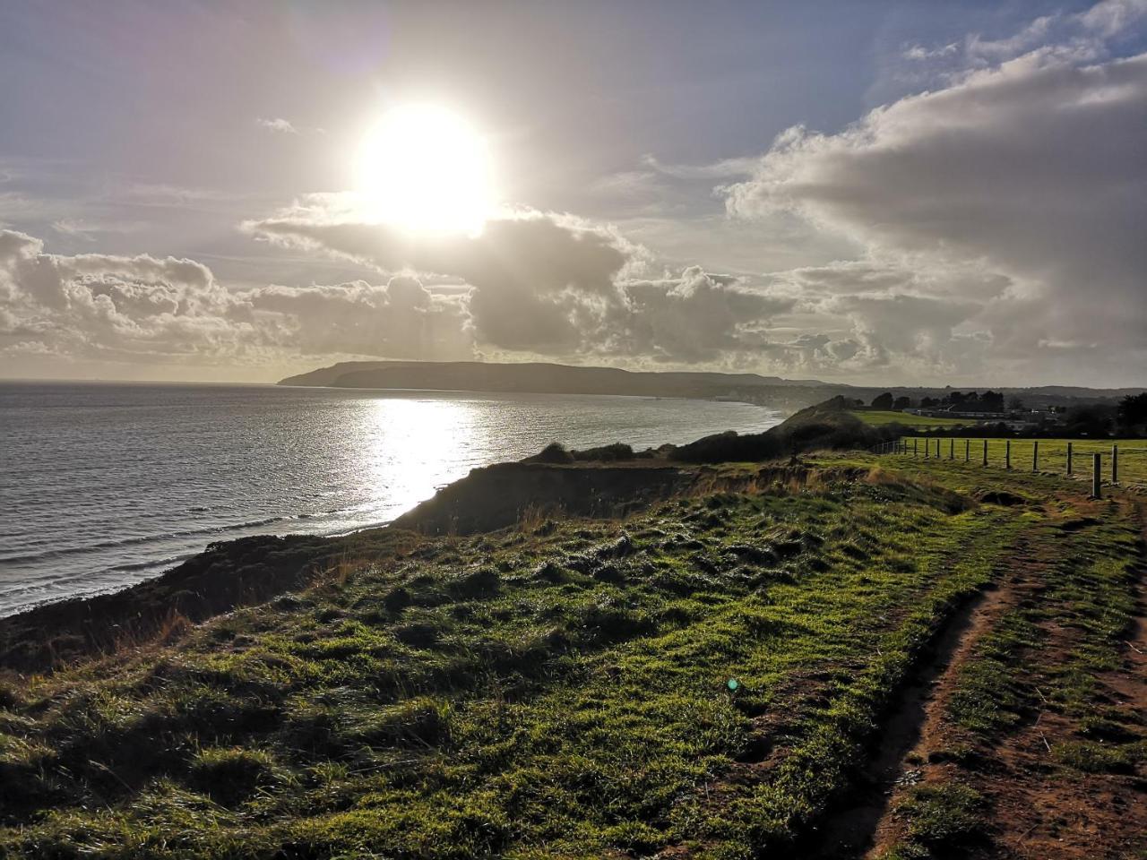 Sandown Manor Luaran gambar